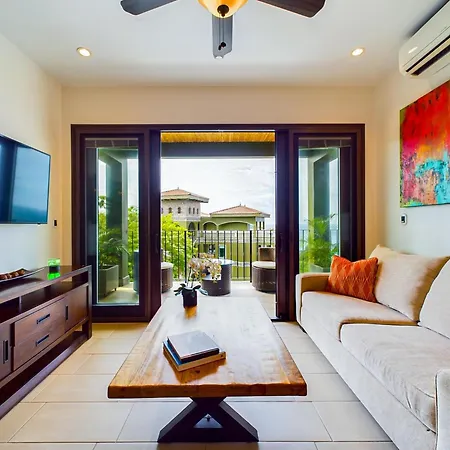 360 Splendor 403-Ocean View Condo-Breakfast Included!