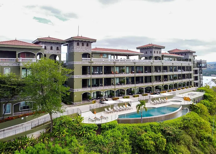 360 Splendor 403 Ocean View Condo- With Breakfast *