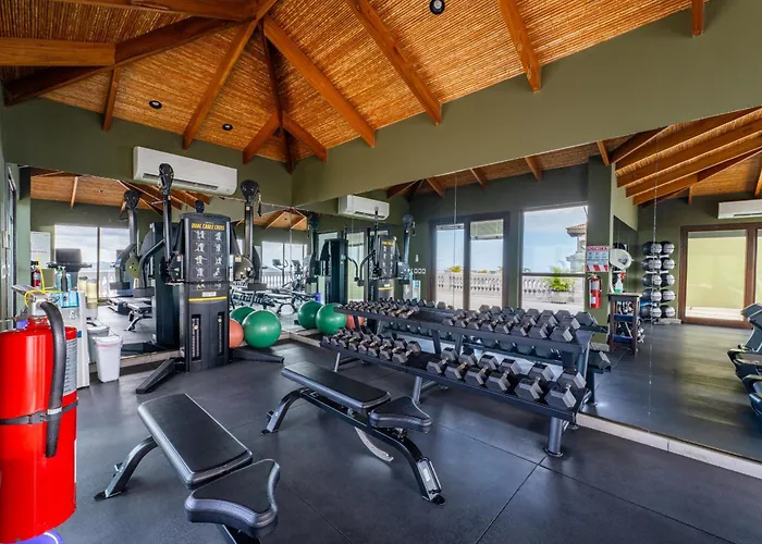 360 Splendor 403 Ocean View Condo- With Breakfast